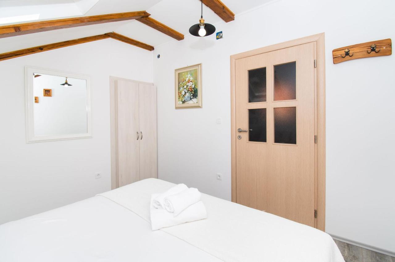 Apartment Rustika Skradin Exterior photo